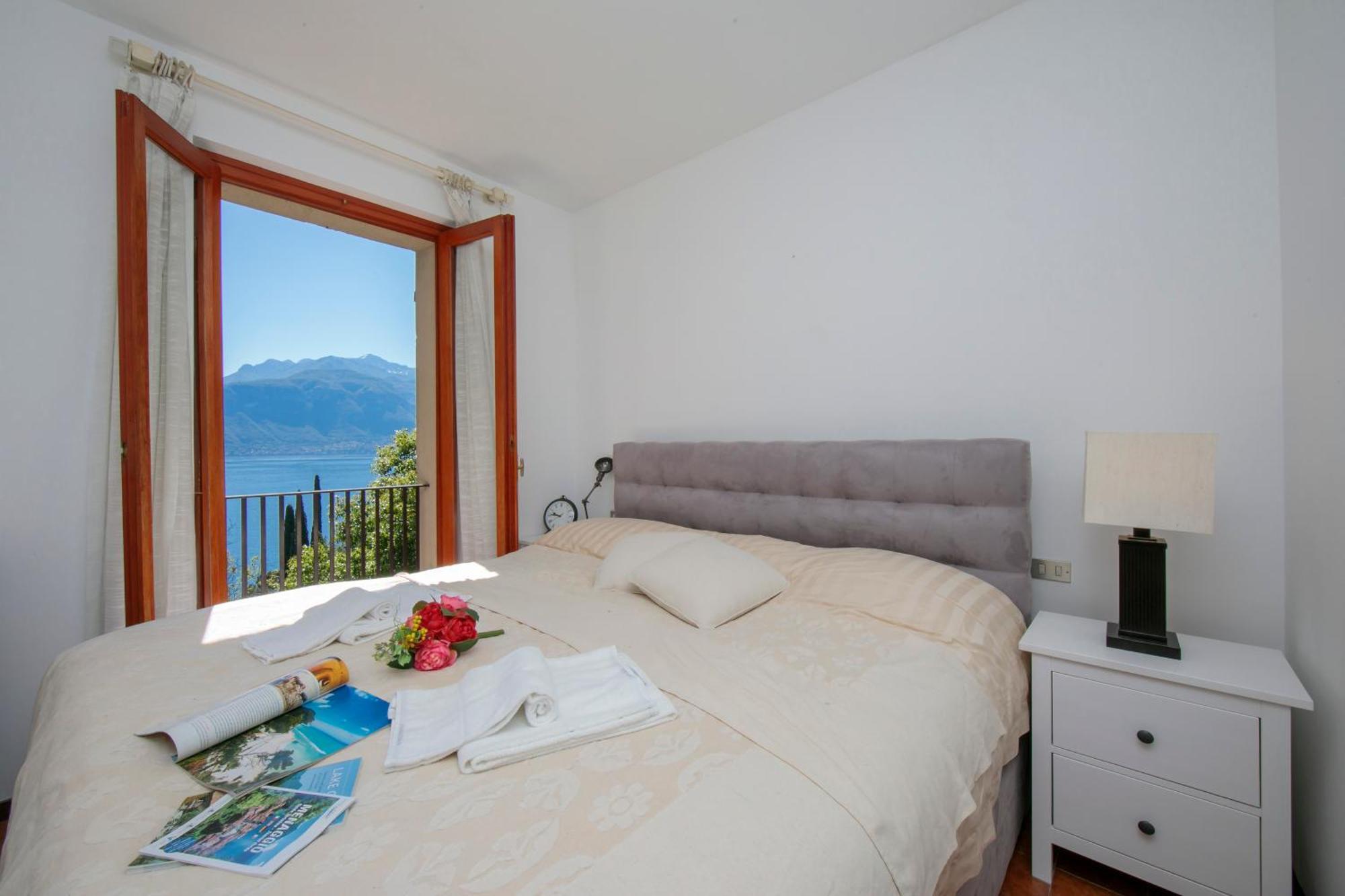 Bella Menaggio Terrazzo Apartment Bagian luar foto