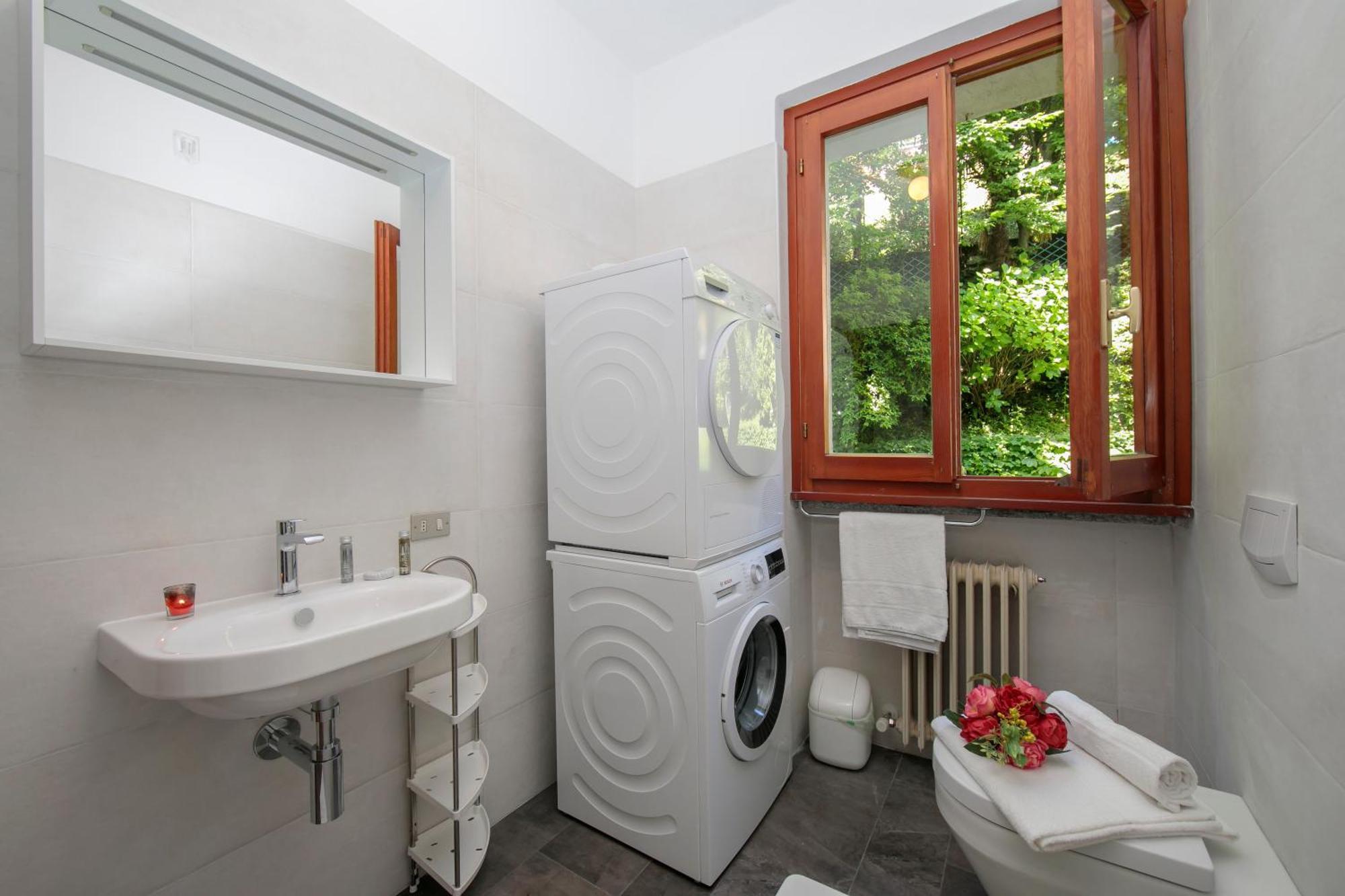 Bella Menaggio Terrazzo Apartment Bagian luar foto